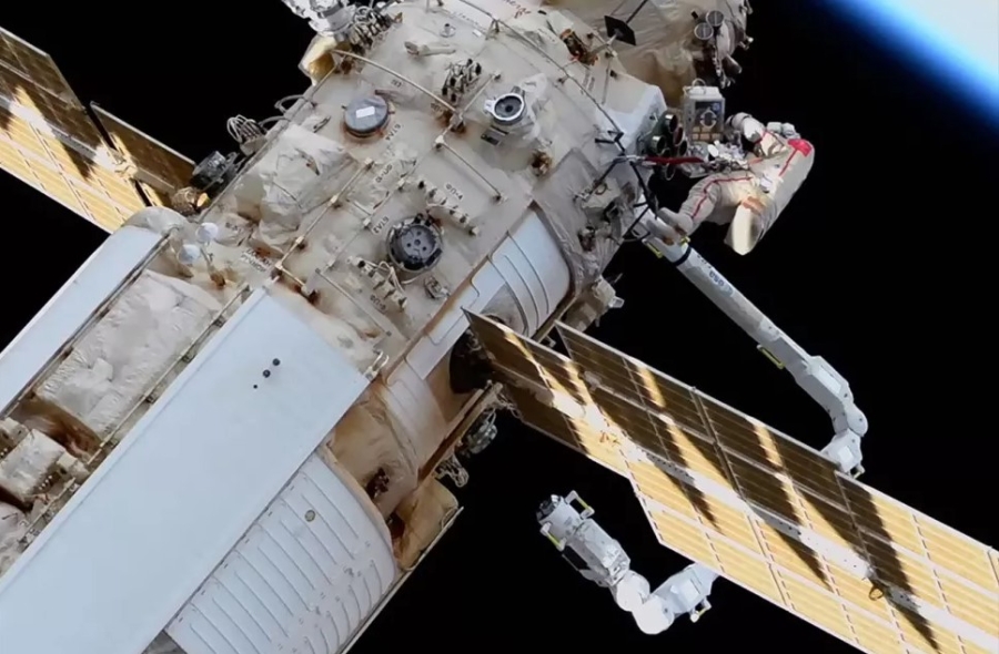 Illustration de la new ERA mis en opération avec succès sur l'ISS