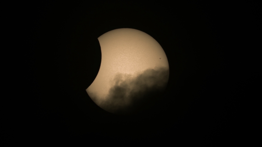 Illustration de la new SPACEBEL fasciné par l’éclipse solaire d’octobre 2022